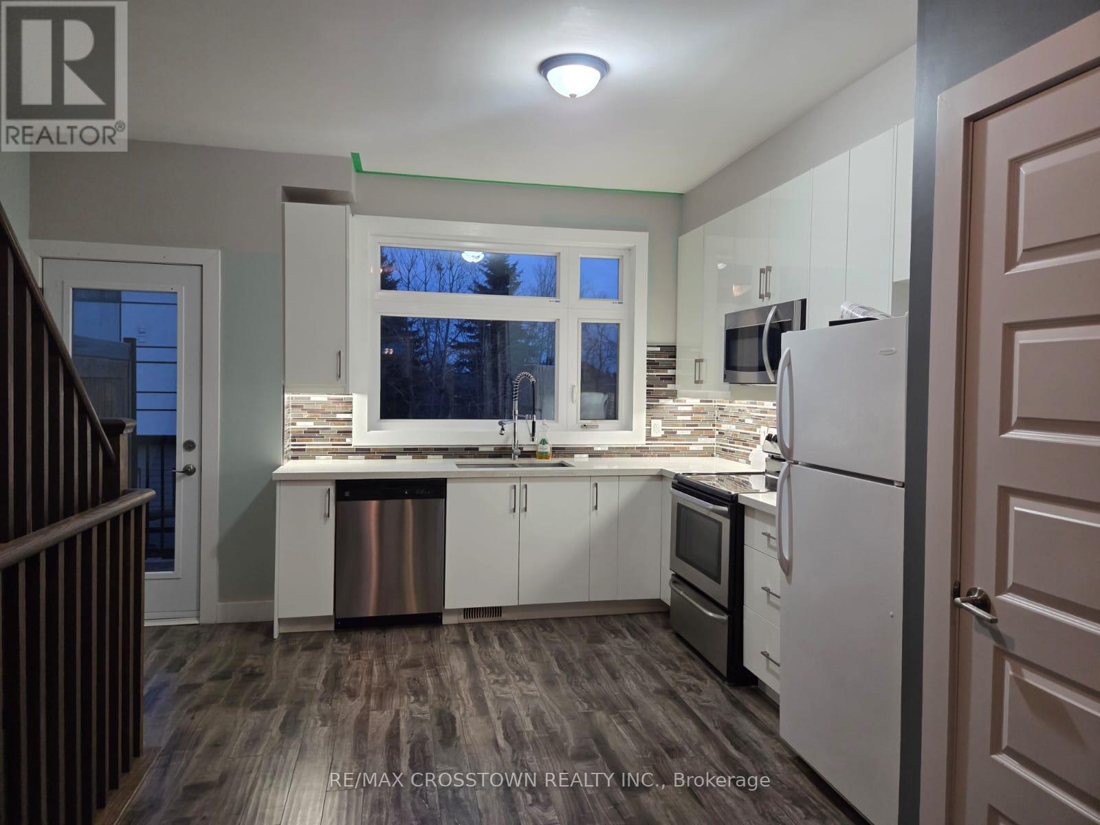 540 Essa Road, Barrie, Ontario  L9J 0H2 - Photo 4 - S12604818