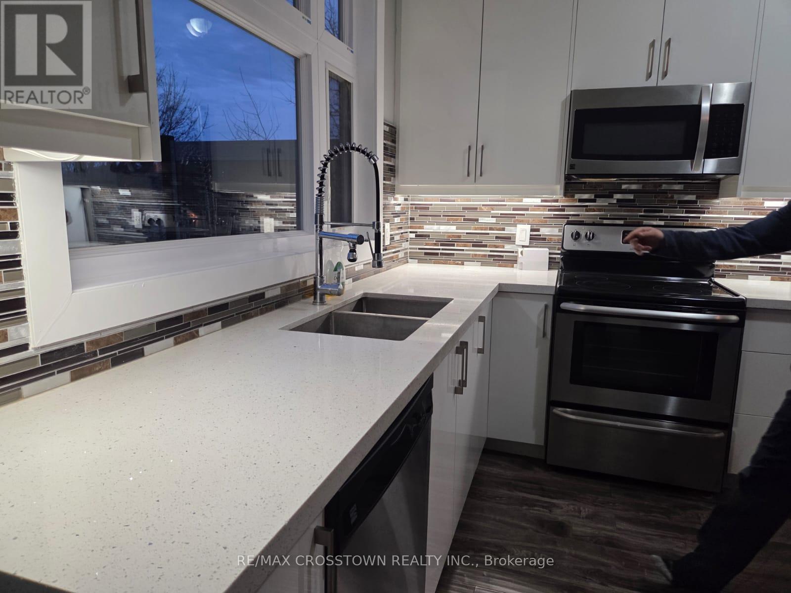 540 Essa Road, Barrie, Ontario  L9J 0H2 - Photo 5 - S12604818