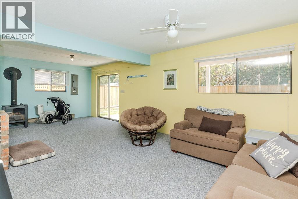 5607 Wakefield Road, Sechelt, British Columbia  V7Z 0N3 - Photo 14 - R3061074