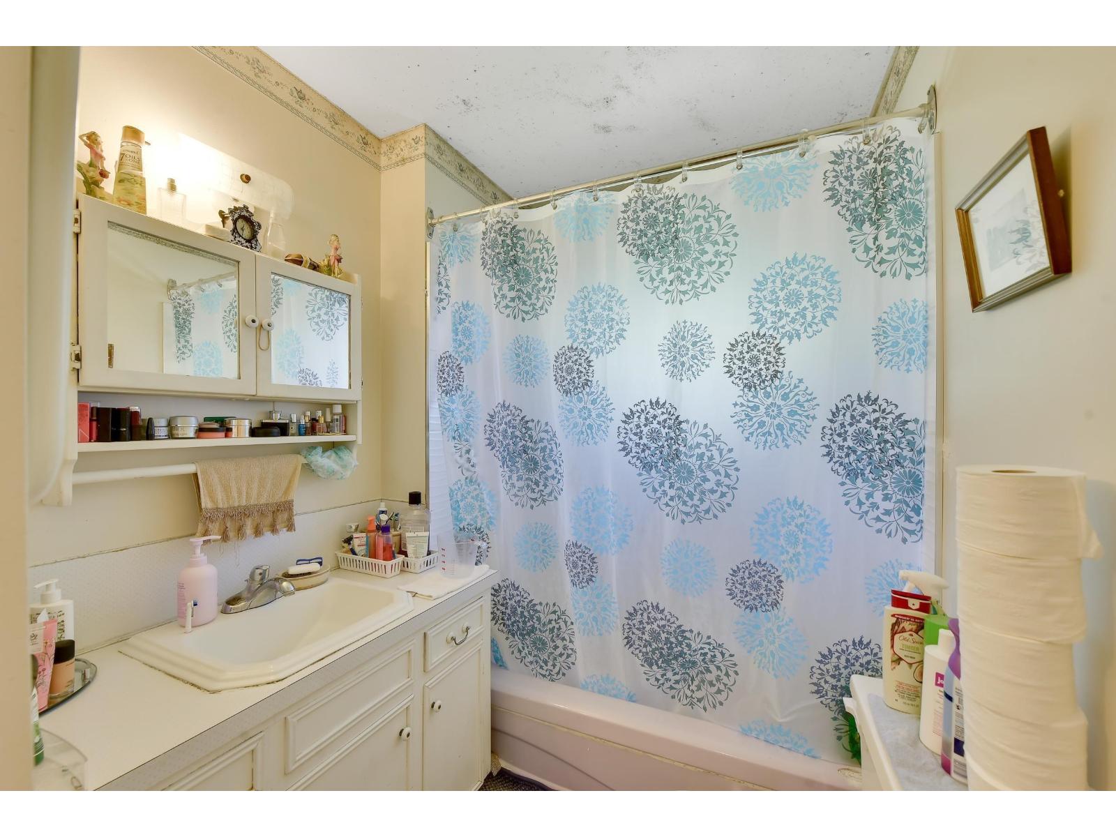 15835 Russell Avenue, White Rock, British Columbia  V4B 2S5 - Photo 14 - R3072394