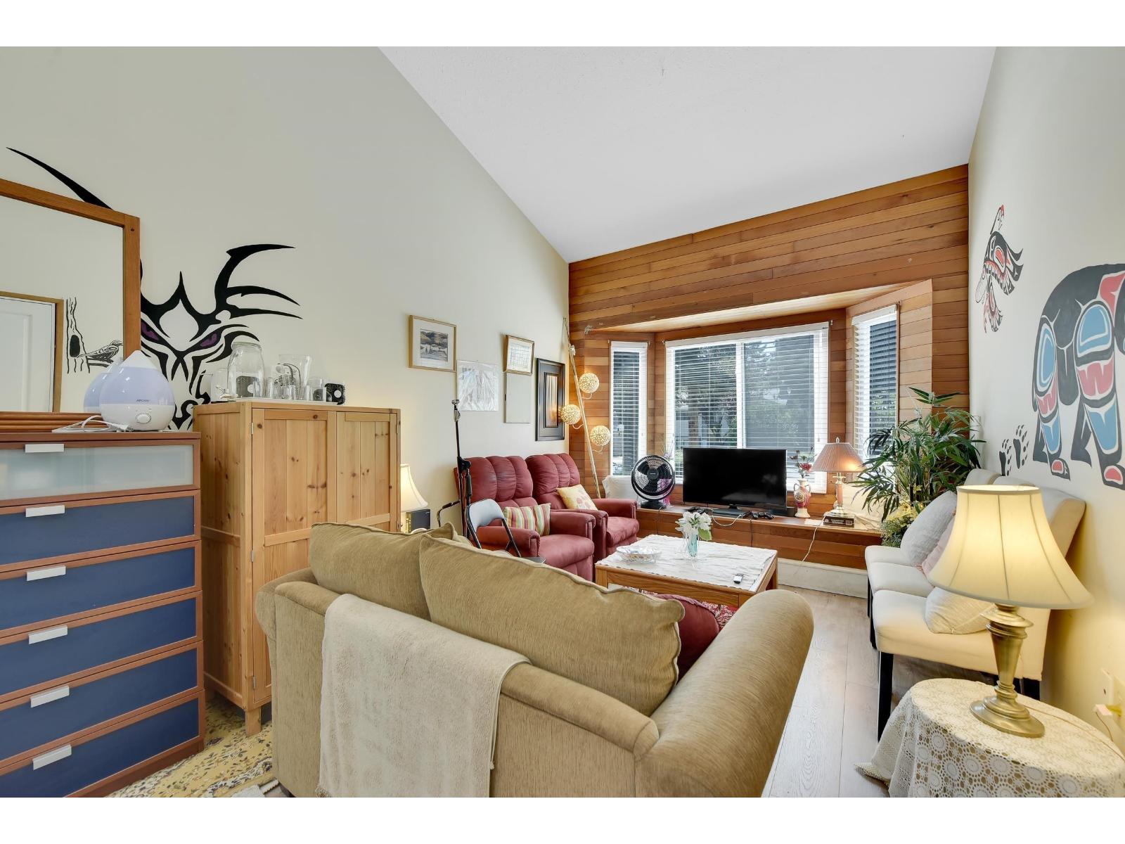 15835 Russell Avenue, White Rock, British Columbia  V4B 2S5 - Photo 5 - R3072394