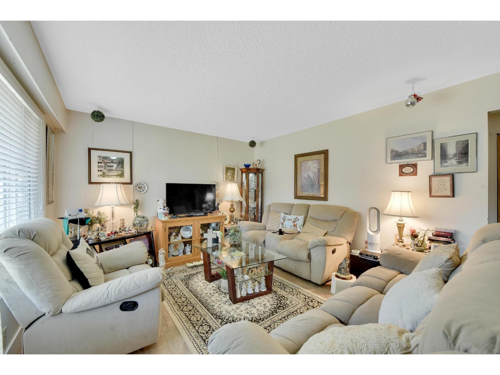 15835 Russell Avenue, White Rock, British Columbia  V4B 2S5 - Photo 18 - R3072394