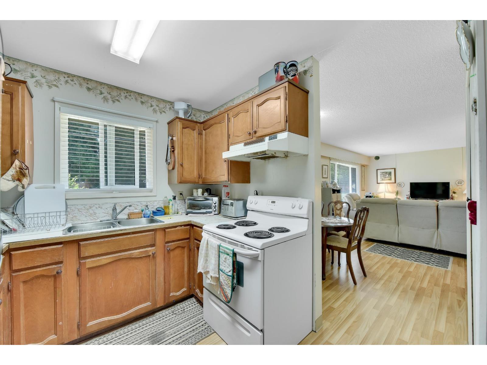 15835 Russell Avenue, White Rock, British Columbia  V4B 2S5 - Photo 12 - R3072394