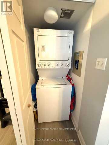 805 - 55 Elm Drive, Mississauga, Ontario  L5B 3Z3 - Photo 10 - W12604684