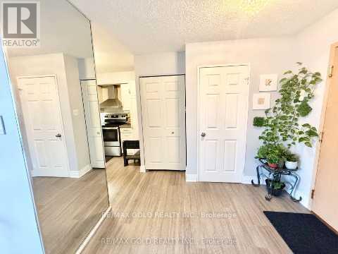 805 - 55 Elm Drive, Mississauga, Ontario  L5B 3Z3 - Photo 8 - W12604684
