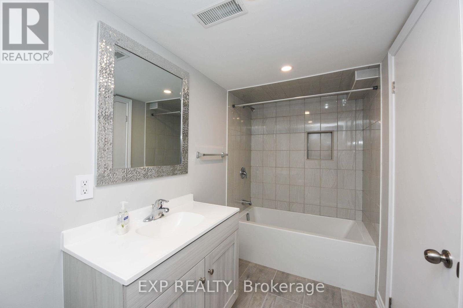 Bsmt Apt - 91 Whitfield Avenue, Toronto, Ontario  M9L 1G8 - Photo 12 - W12604688