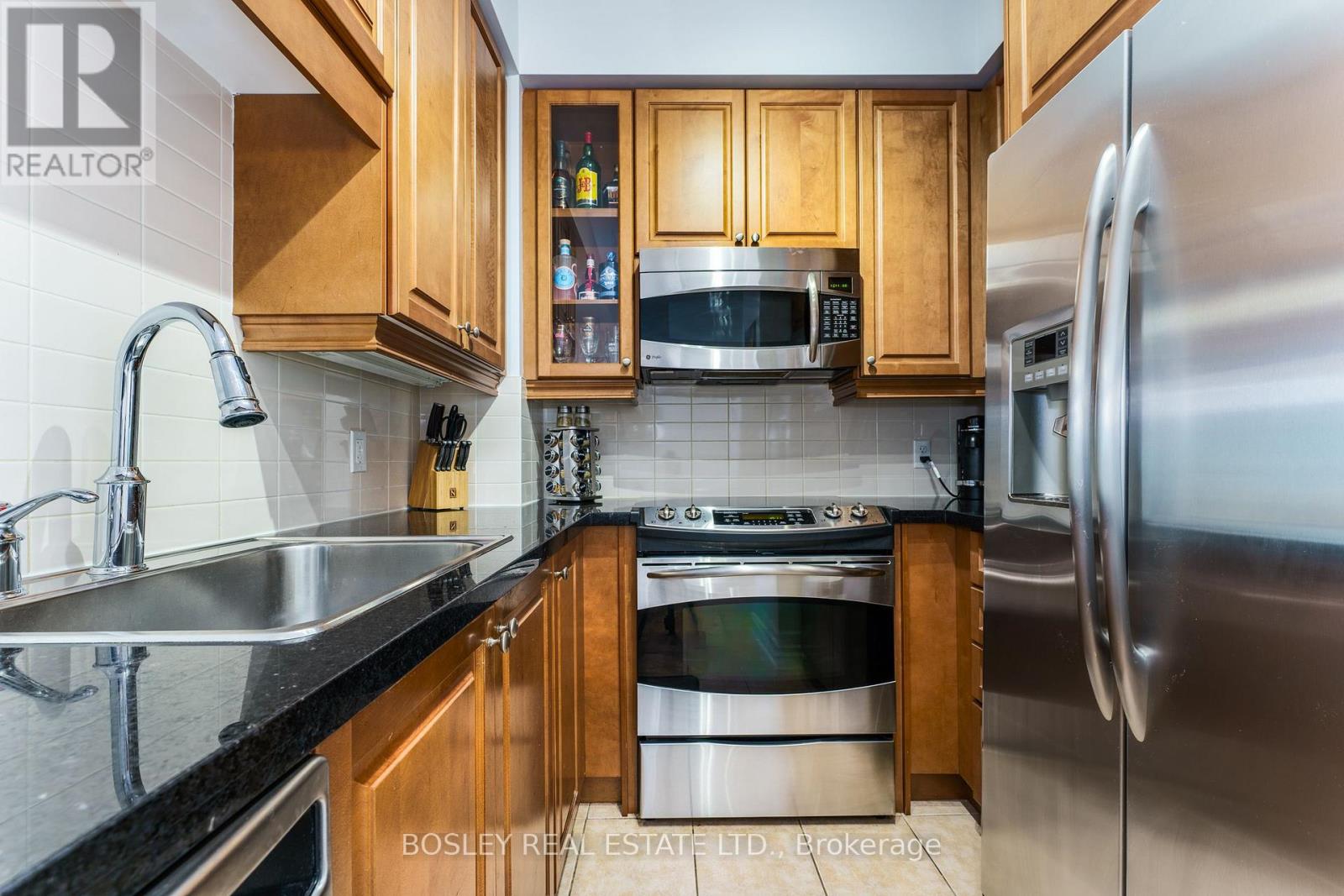 1401 - 1910 Lake Shore Boulevard W, Toronto, Ontario  M6S 1A2 - Photo 18 - W12604702