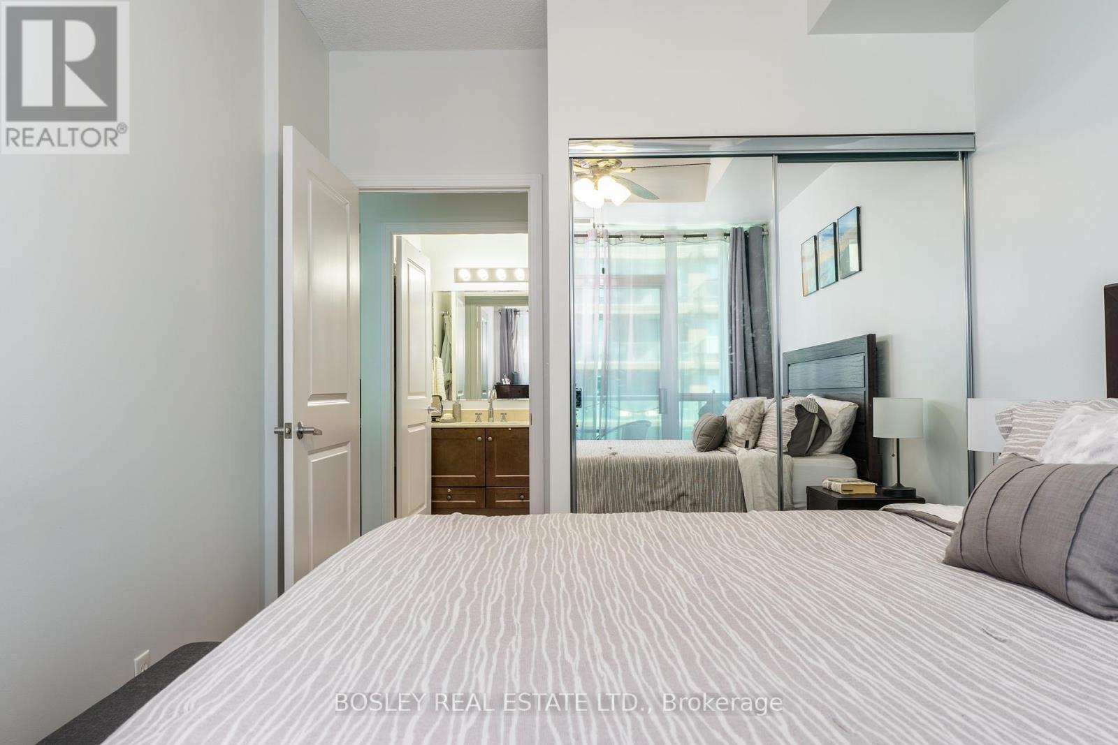 1401 - 1910 Lake Shore Boulevard W, Toronto, Ontario  M6S 1A2 - Photo 22 - W12604702