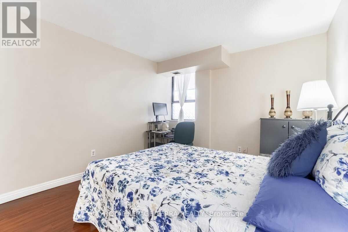 1207 - 4 Lisa Street, Brampton, Ontario L6T 4B6 - Photo 11 - W12604746