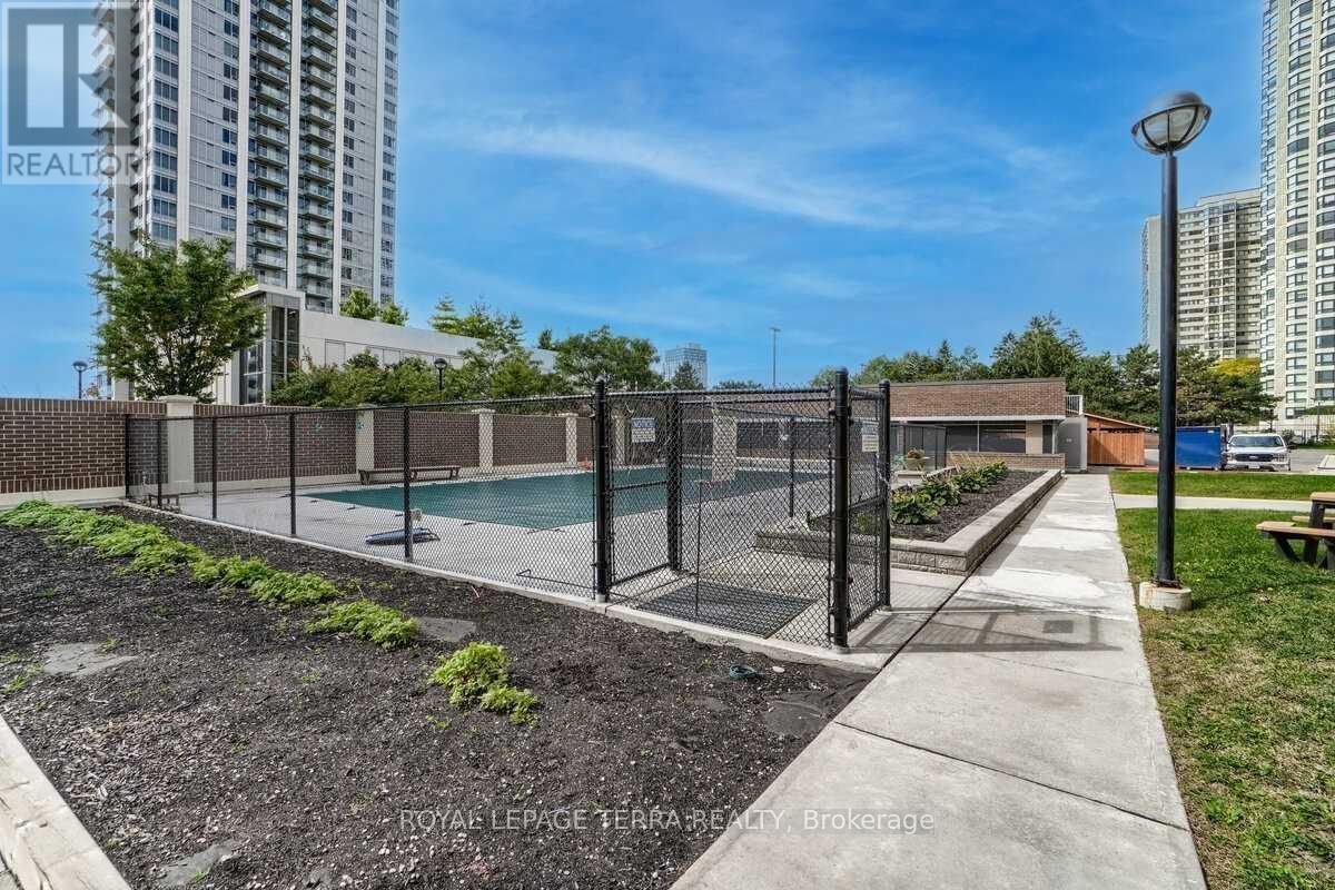 1207 - 4 Lisa Street, Brampton, Ontario L6T 4B6 - Photo 16 - W12604746