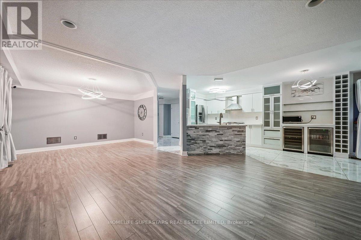 4806 Rosebush Road, Mississauga, Ontario  L5M 5N1 - Photo 10 - W12604750