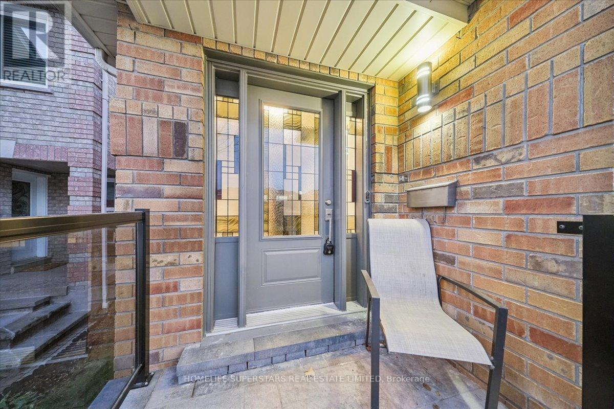 4806 Rosebush Road, Mississauga, Ontario  L5M 5N1 - Photo 3 - W12604750