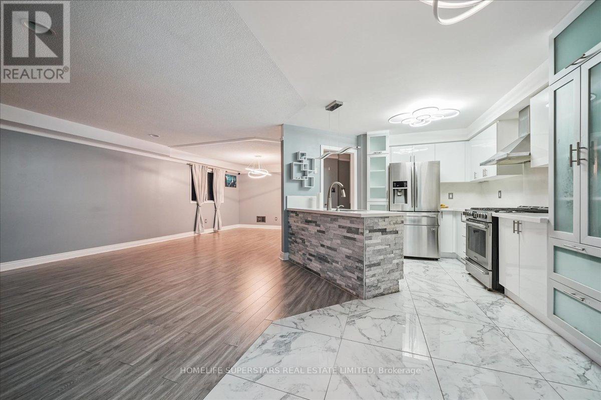 4806 Rosebush Road, Mississauga, Ontario  L5M 5N1 - Photo 6 - W12604750