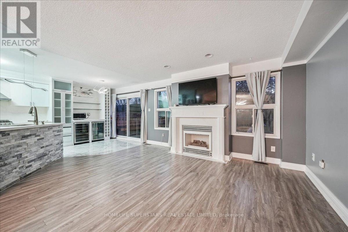 4806 Rosebush Road, Mississauga, Ontario  L5M 5N1 - Photo 7 - W12604750