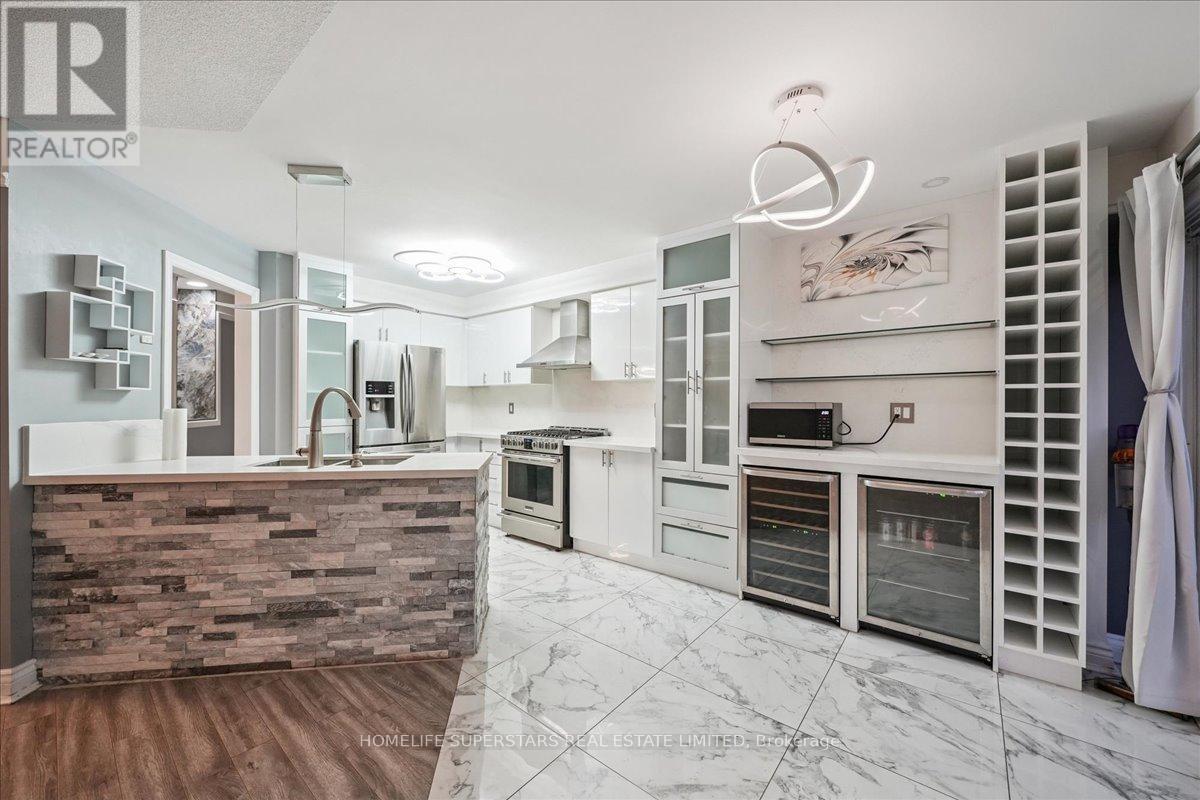 4806 Rosebush Road, Mississauga, Ontario  L5M 5N1 - Photo 8 - W12604750