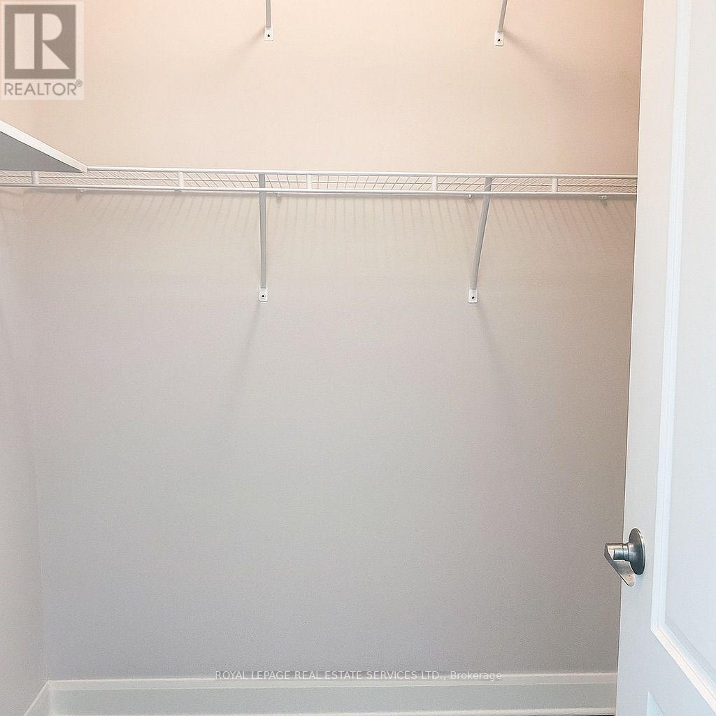 701 - 2470 Prince Michael Drive, Oakville, Ontario  L6H 0G9 - Photo 12 - W12604778