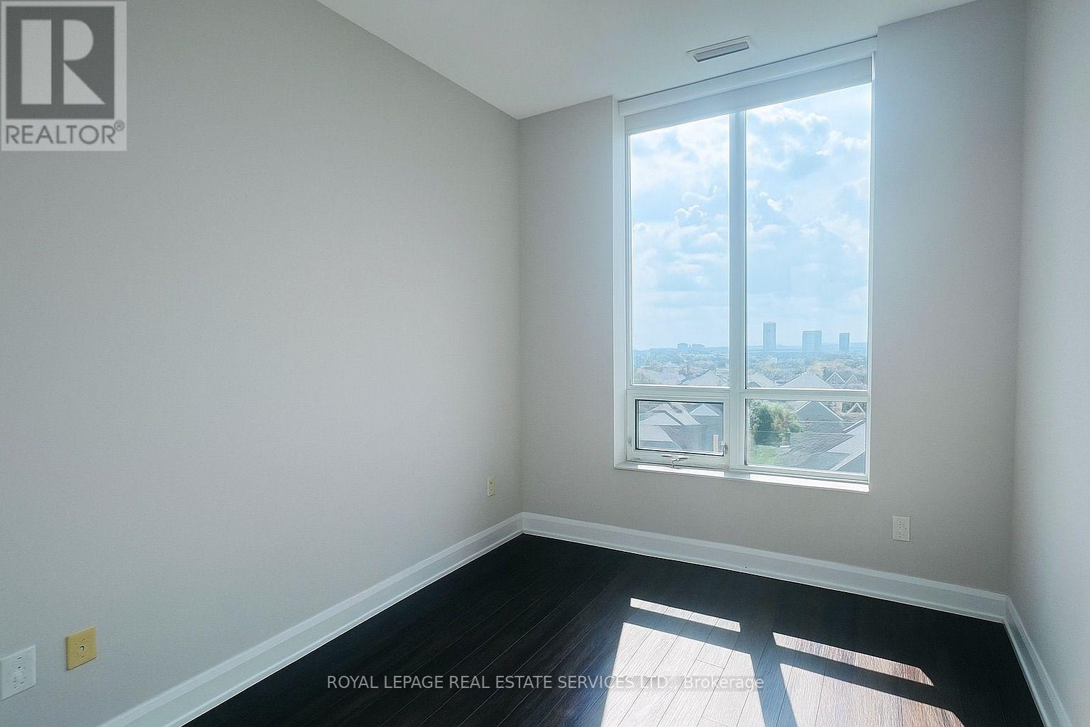 701 - 2470 Prince Michael Drive, Oakville, Ontario  L6H 0G9 - Photo 7 - W12604778