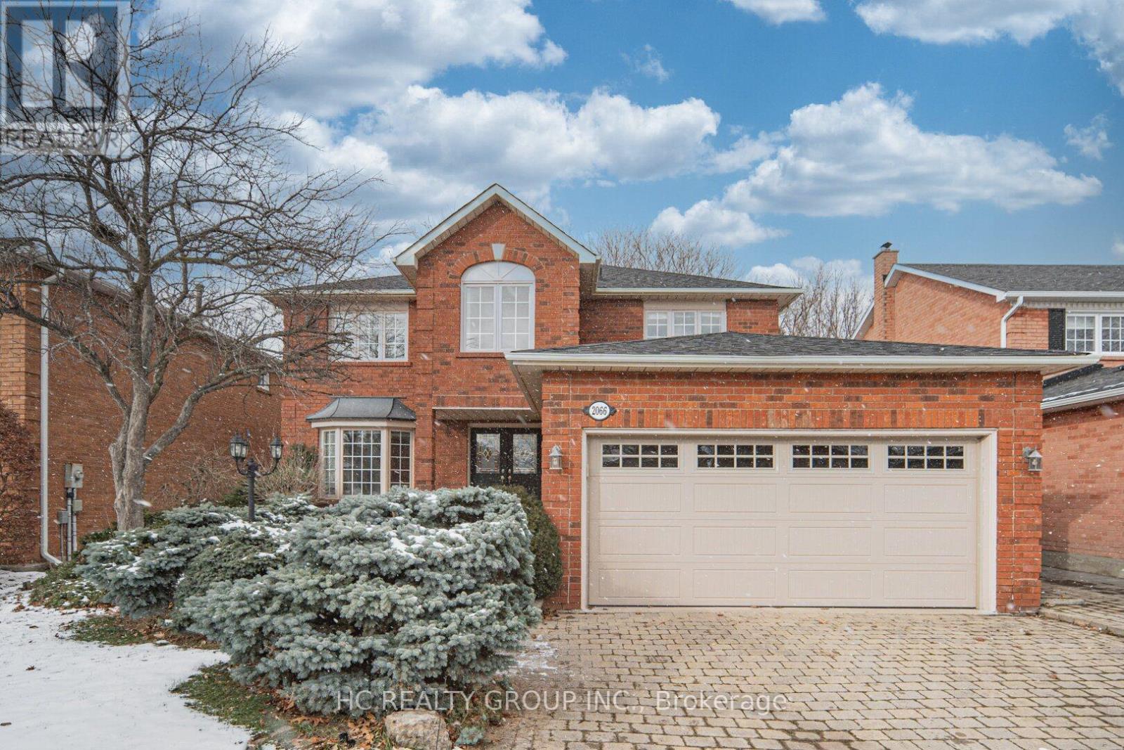 2066 PINEVIEW DRIVE, Oakville, Ontario