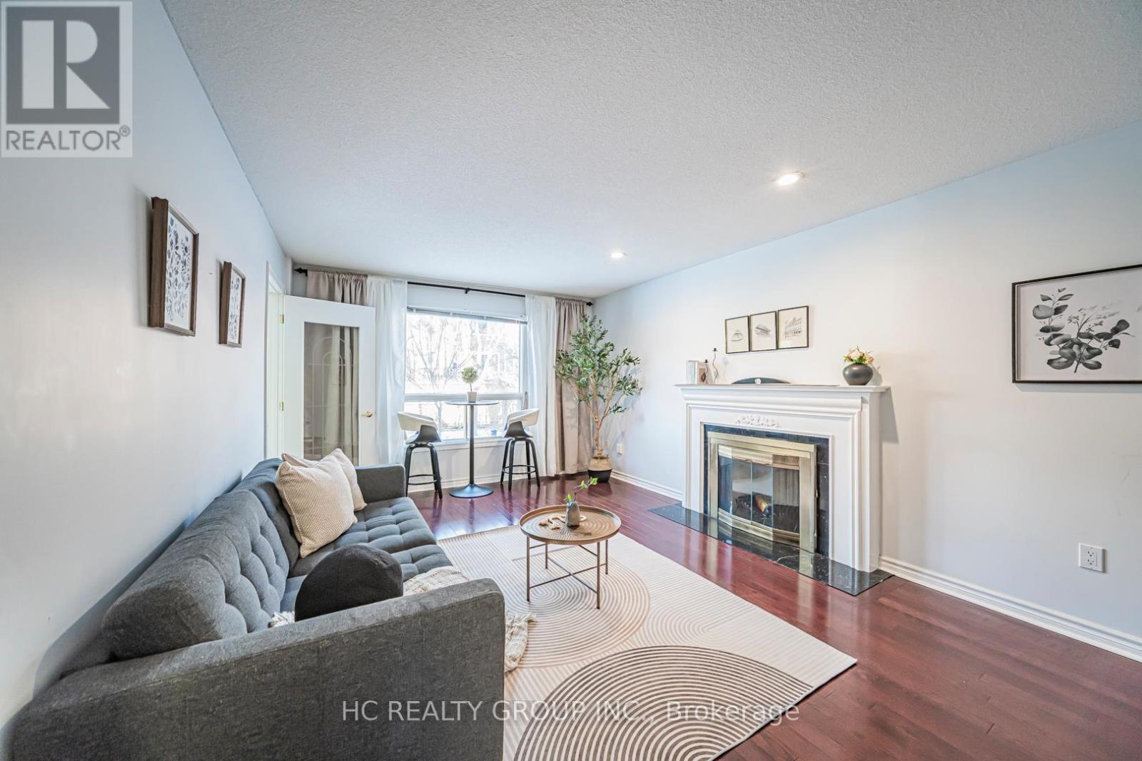 2066 Pineview Drive, Oakville, Ontario L6H 5M4 - Photo 23 - W12604790