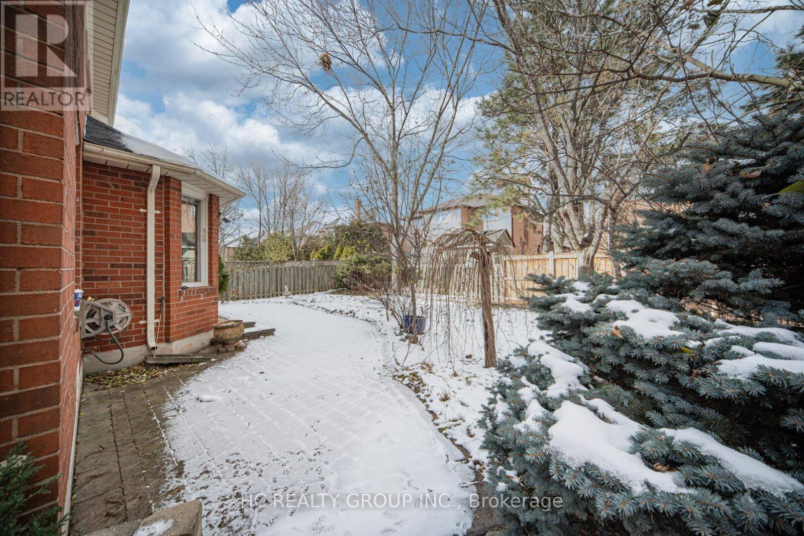 2066 Pineview Drive, Oakville, Ontario L6H 5M4 - Photo 47 - W12604790