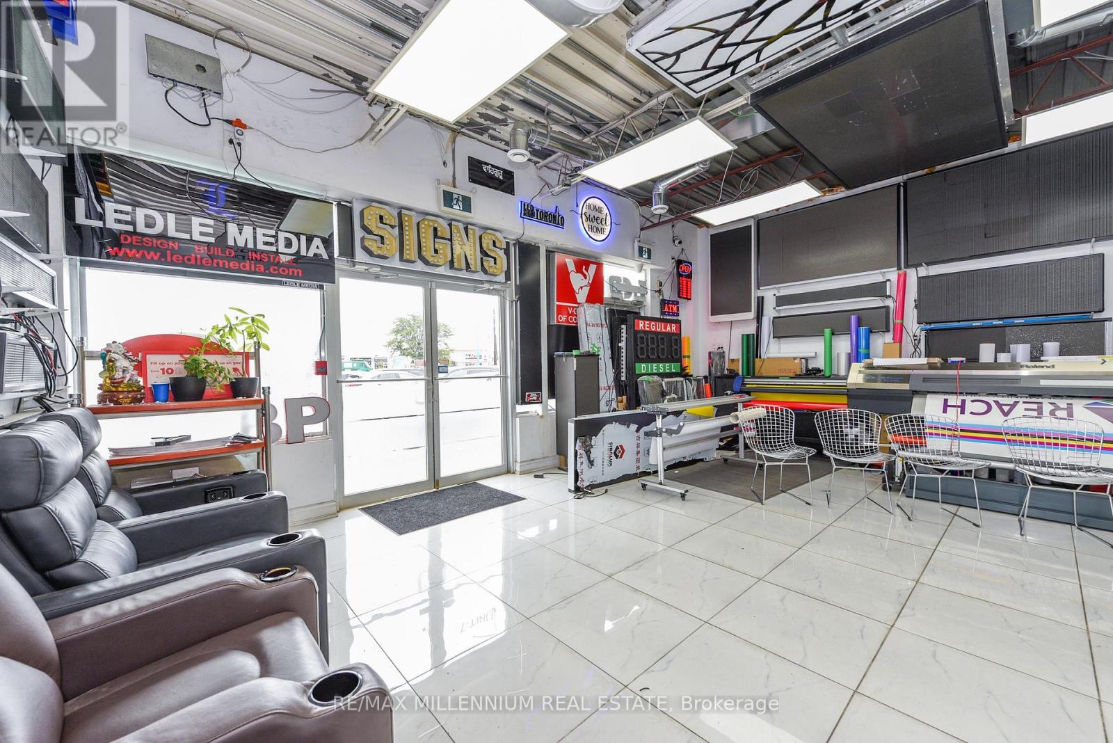 7 - 1780 Albion Road, Toronto, Ontario  M9V 1C1 - Photo 6 - W12604806