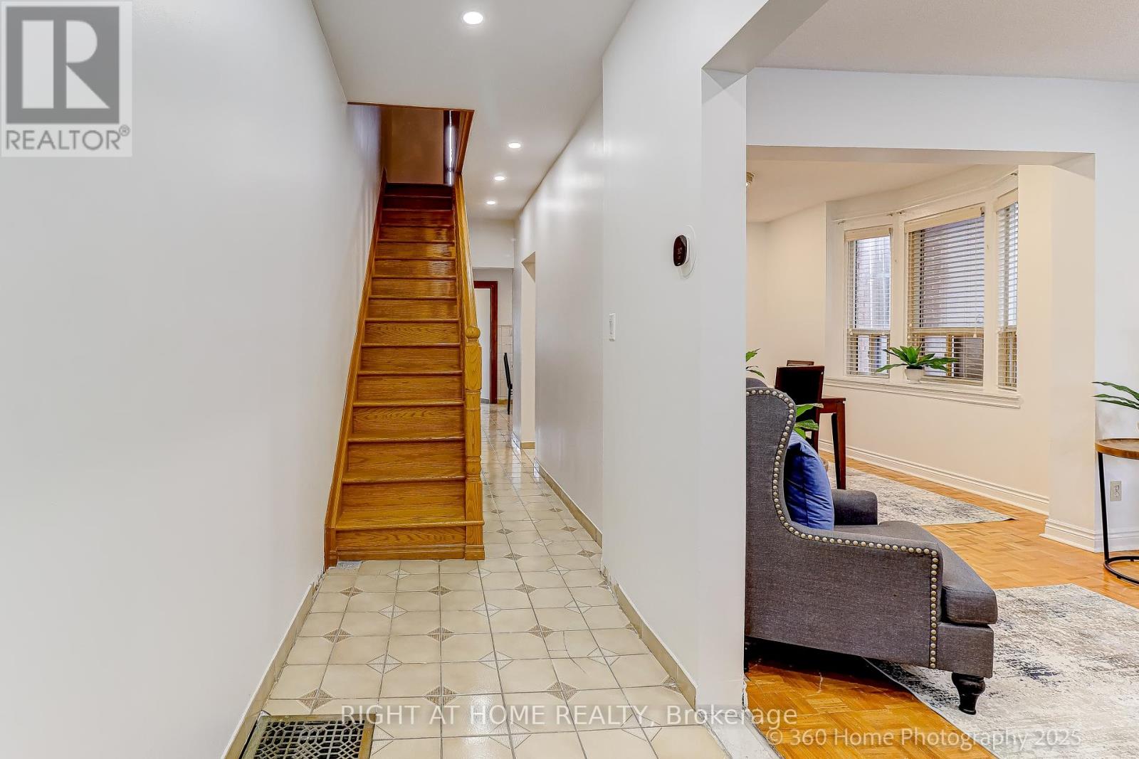 709 Dupont Street, Toronto, Ontario  M6G 1Z5 - Photo 4 - W12604820