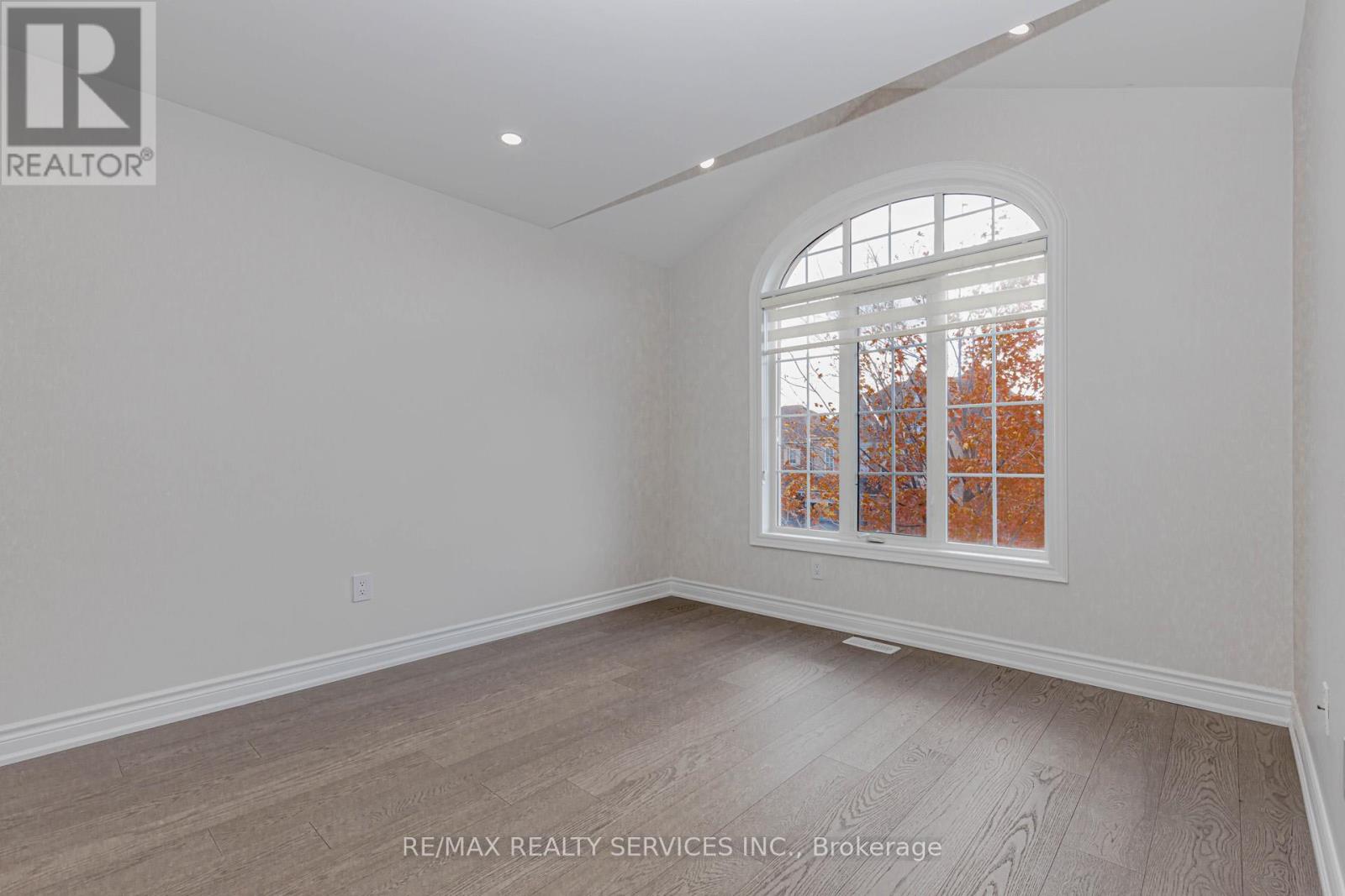 Upper - 50 Amboise Crescent, Brampton, Ontario L7A 3H2 - Photo 33 - W12604822