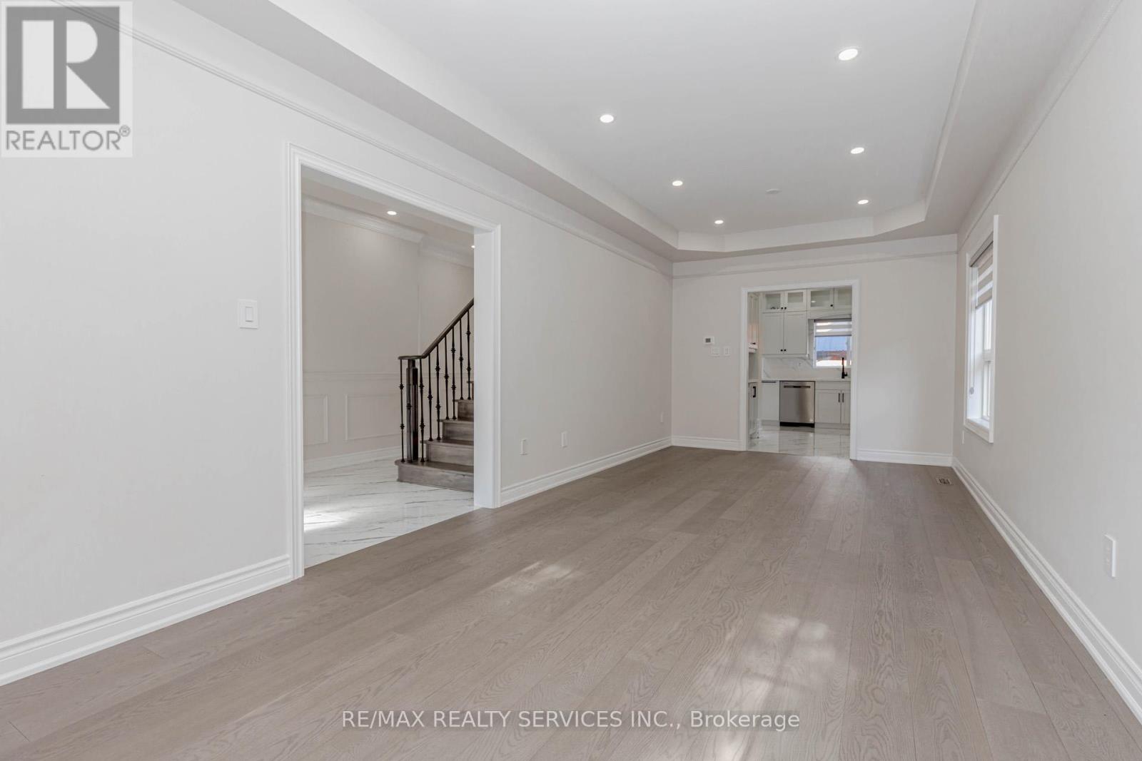 Upper - 50 Amboise Crescent, Brampton, Ontario L7A 3H2 - Photo 5 - W12604822