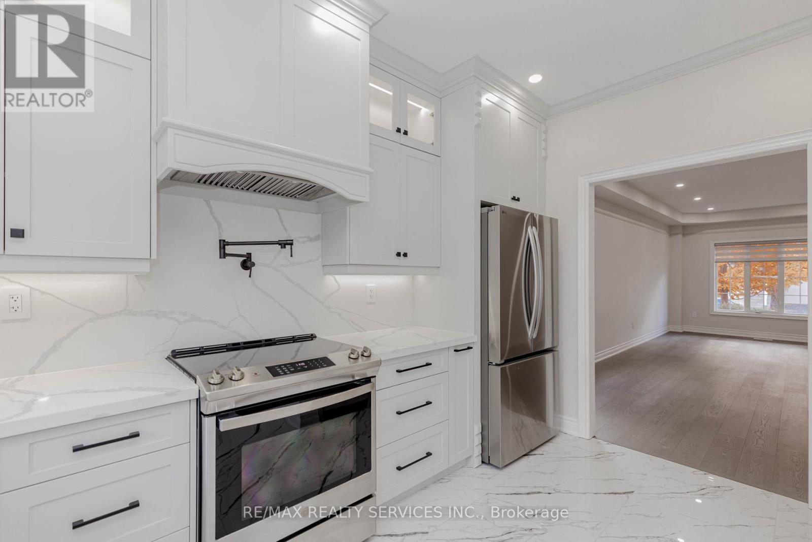 Upper - 50 Amboise Crescent, Brampton, Ontario L7A 3H2 - Photo 7 - W12604822