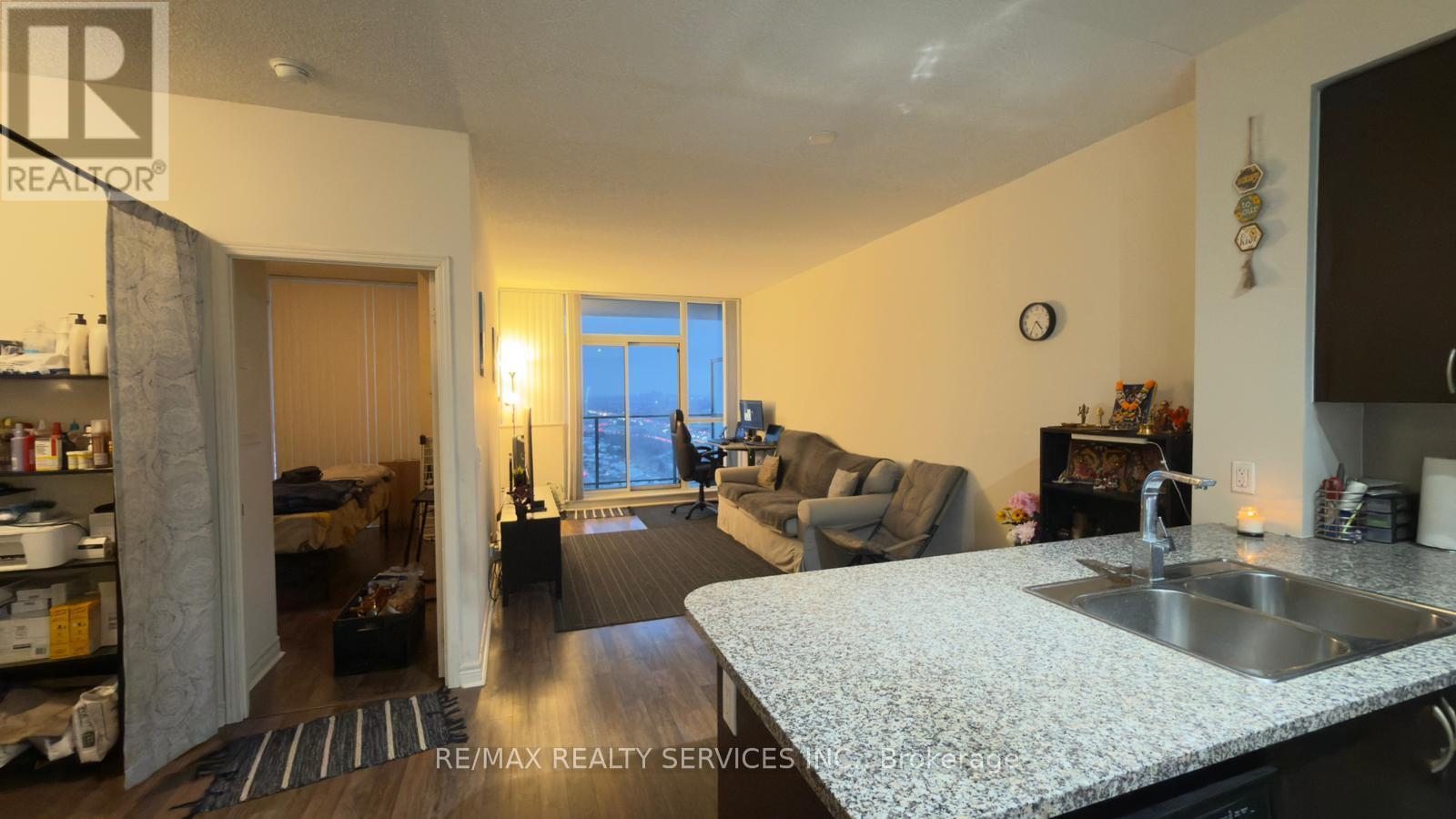 2108 - 339 Rathburn Road W, Mississauga, Ontario  L5B 0K6 - Photo 11 - W12604854
