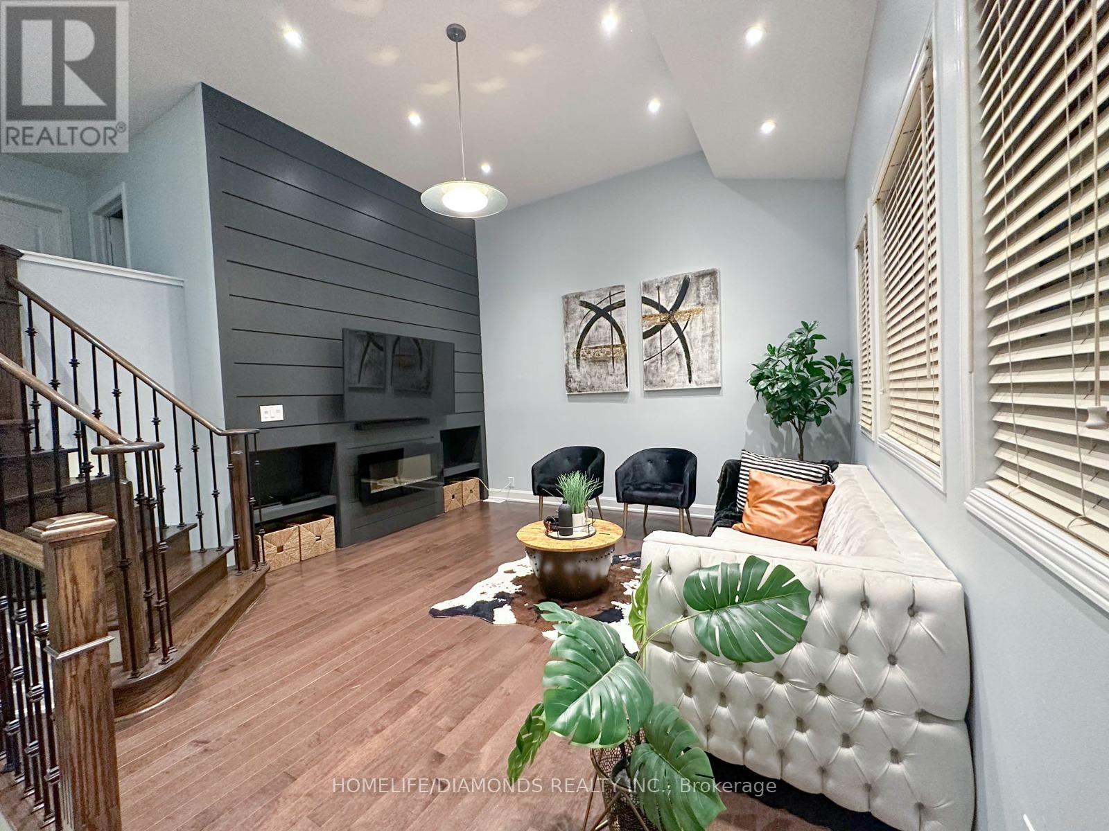 7 Clovercrest Drive, Brampton, Ontario  L7A 2N4 - Photo 13 - W12604868