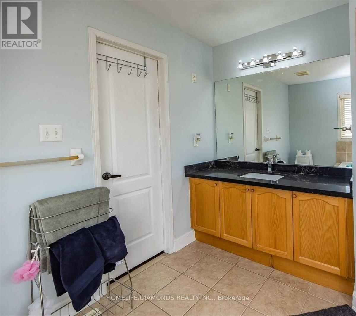 7 Clovercrest Drive, Brampton, Ontario  L7A 2N4 - Photo 20 - W12604868