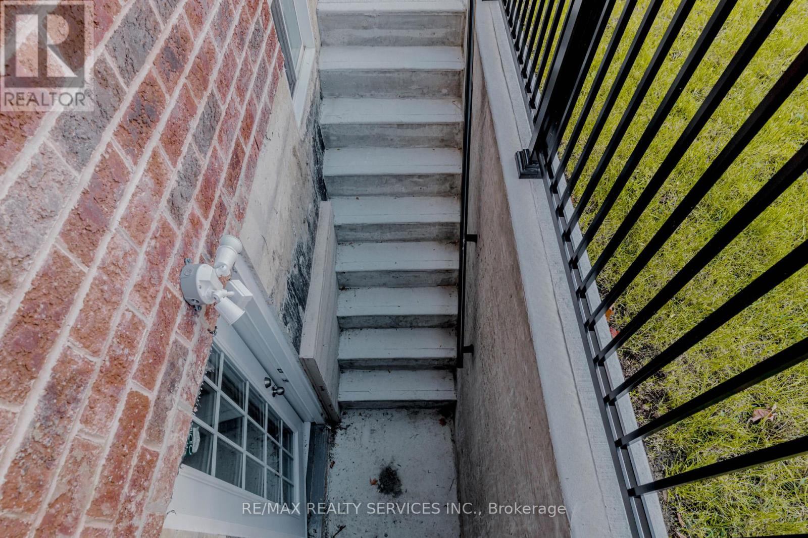 Basement - 50 Amboise Crescent, Brampton, Ontario L7A 3H2 - Photo 2 - W12604874