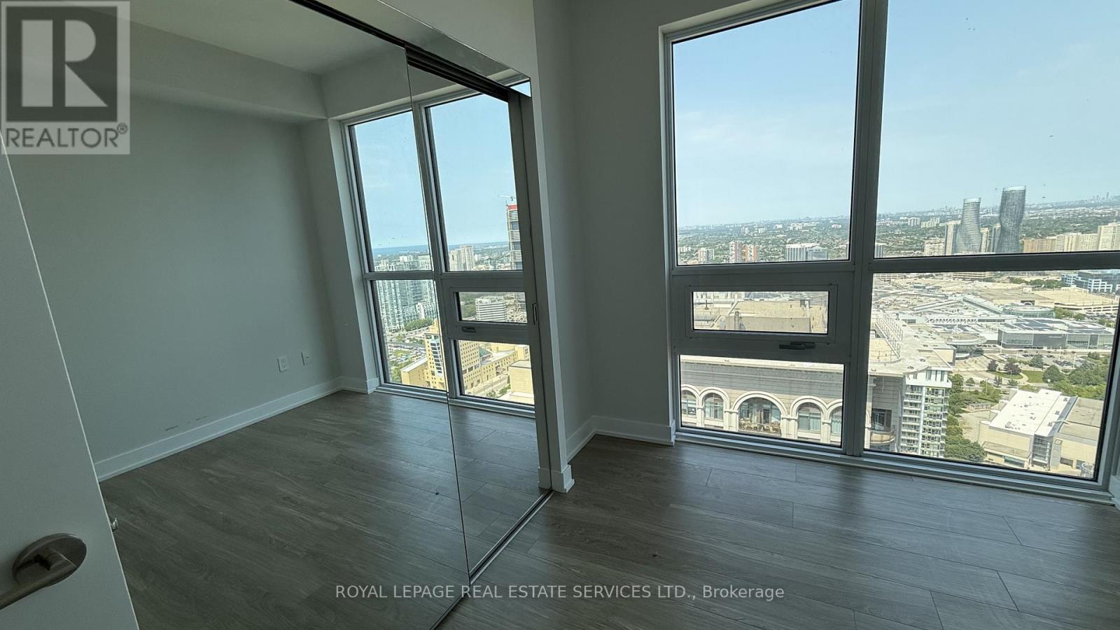 3811 - 430 Square One Drive, Mississauga, Ontario  L5B 0L6 - Photo 23 - W12604890