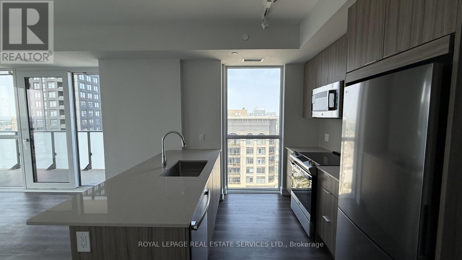 3811 - 430 Square One Drive, Mississauga, Ontario  L5B 0L6 - Photo 6 - W12604890