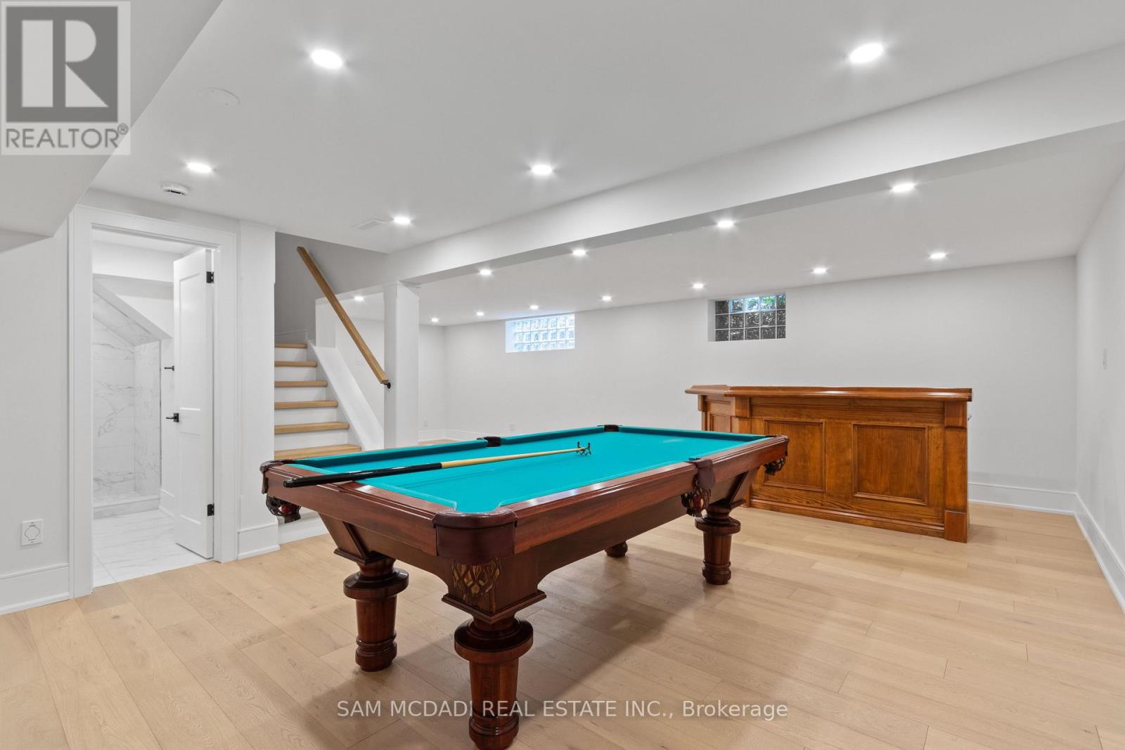 1882 Sherwood Forrest Circle, Mississauga, Ontario L5K 2E7 - Photo 39 - W12604898