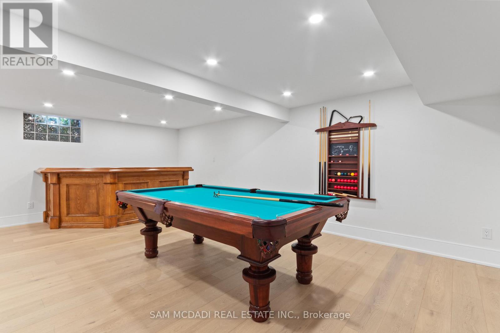 1882 Sherwood Forrest Circle, Mississauga, Ontario L5K 2E7 - Photo 40 - W12604898