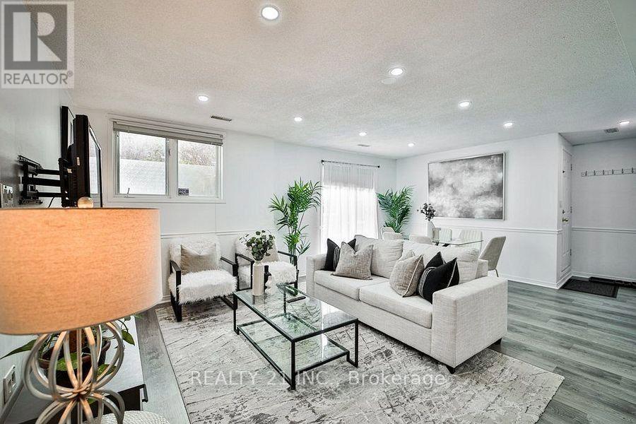 1036 - 75 WELDRICK ROAD E, Richmond Hill, Ontario