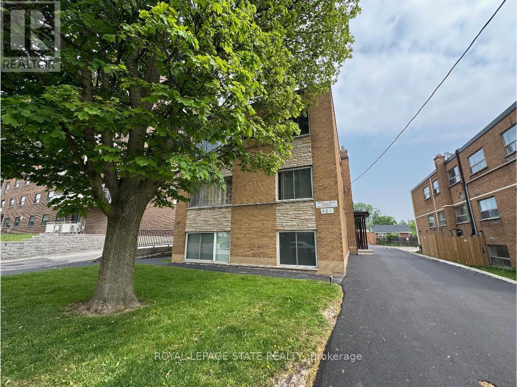 981 Mohawk Road E, Hamilton, Ontario  L8T 2R9 - Photo 2 - X12604698