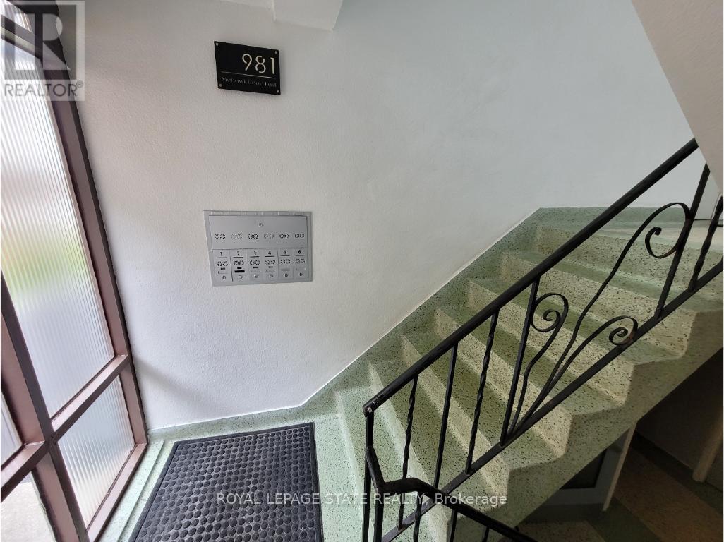 981 Mohawk Road E, Hamilton, Ontario  L8T 2R9 - Photo 5 - X12604698