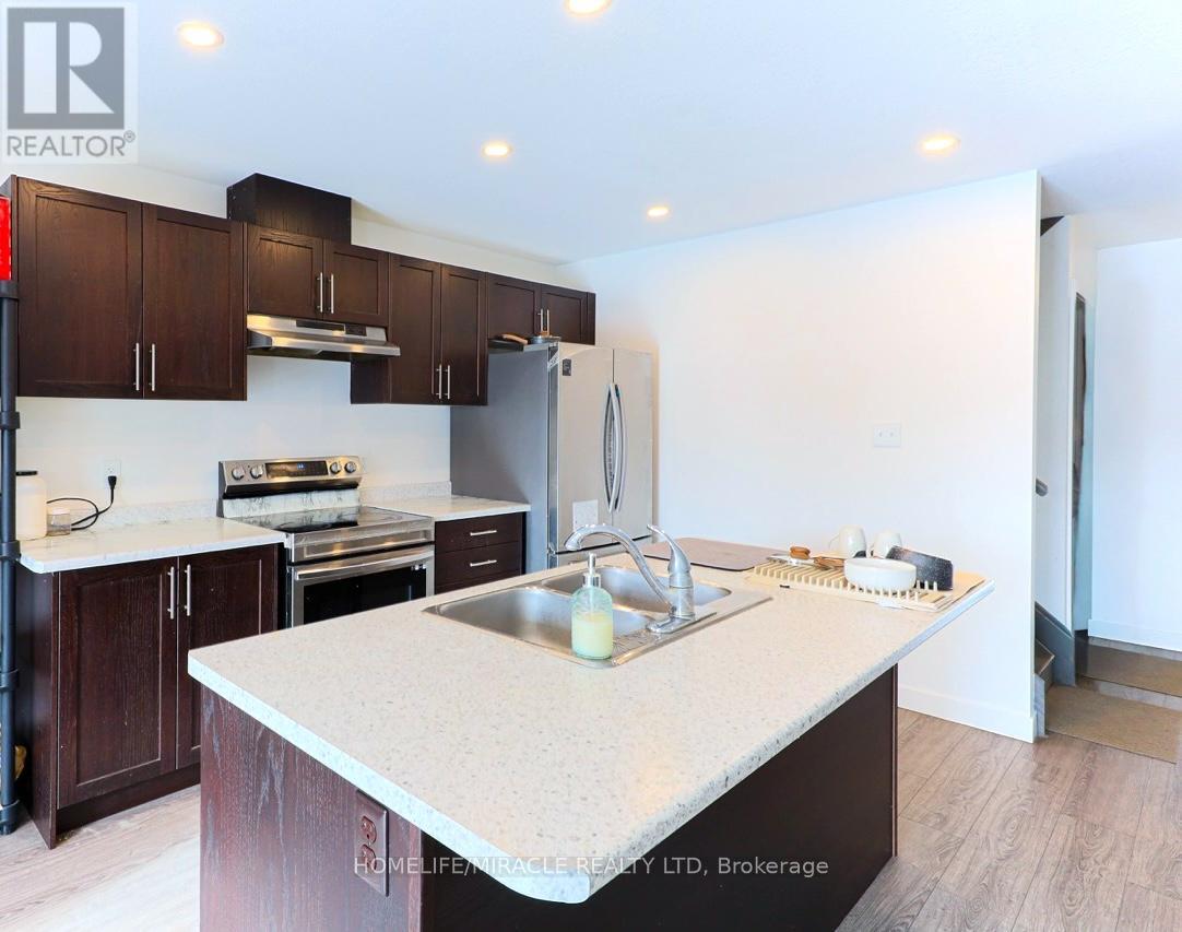 105 Pony Way, Kitchener, Ontario  N2R 0R8 - Photo 10 - X12604814