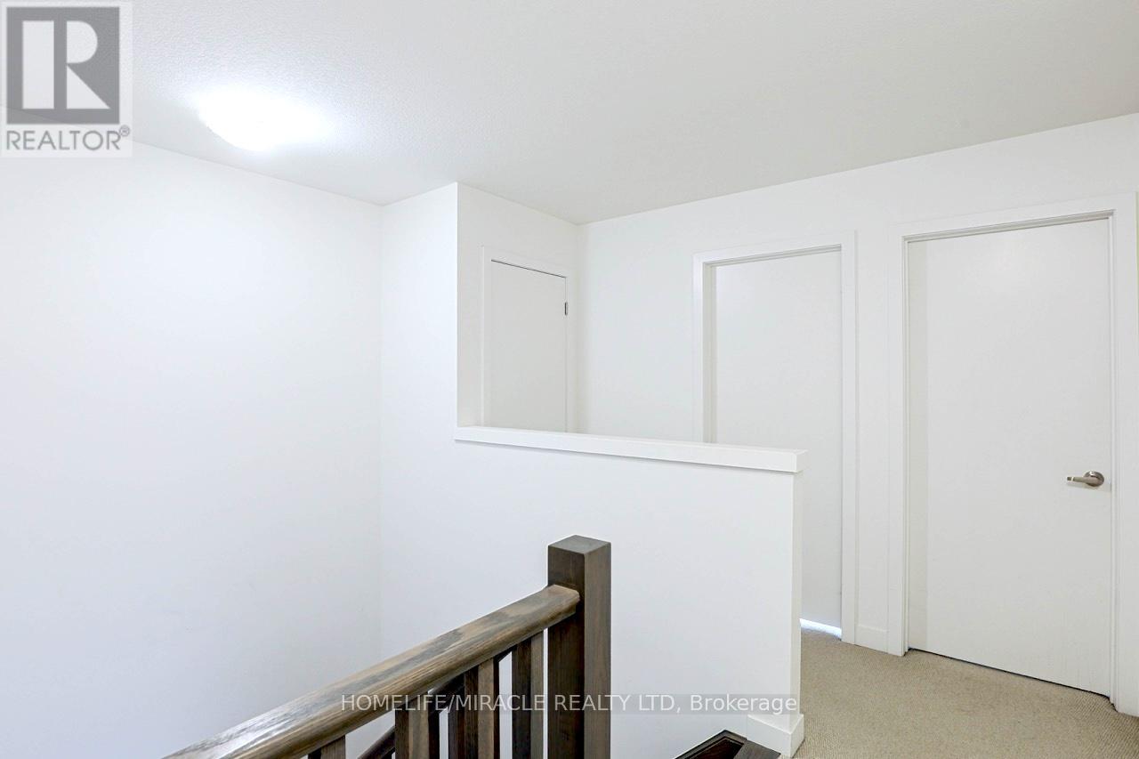 105 Pony Way, Kitchener, Ontario  N2R 0R8 - Photo 18 - X12604814