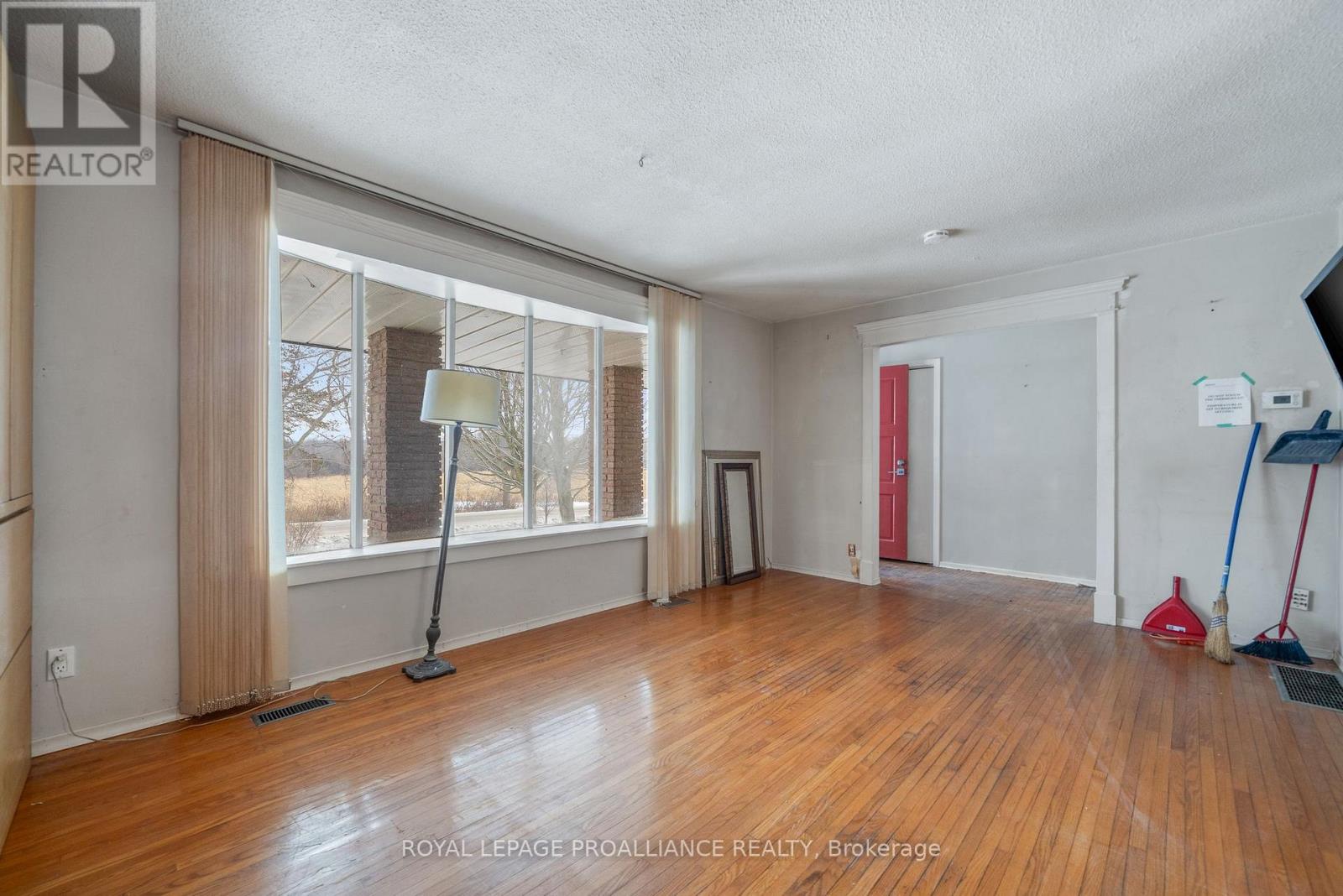 1237 Victoria Road, Prince Edward County, Ontario  K0K 1A0 - Photo 9 - X12604910