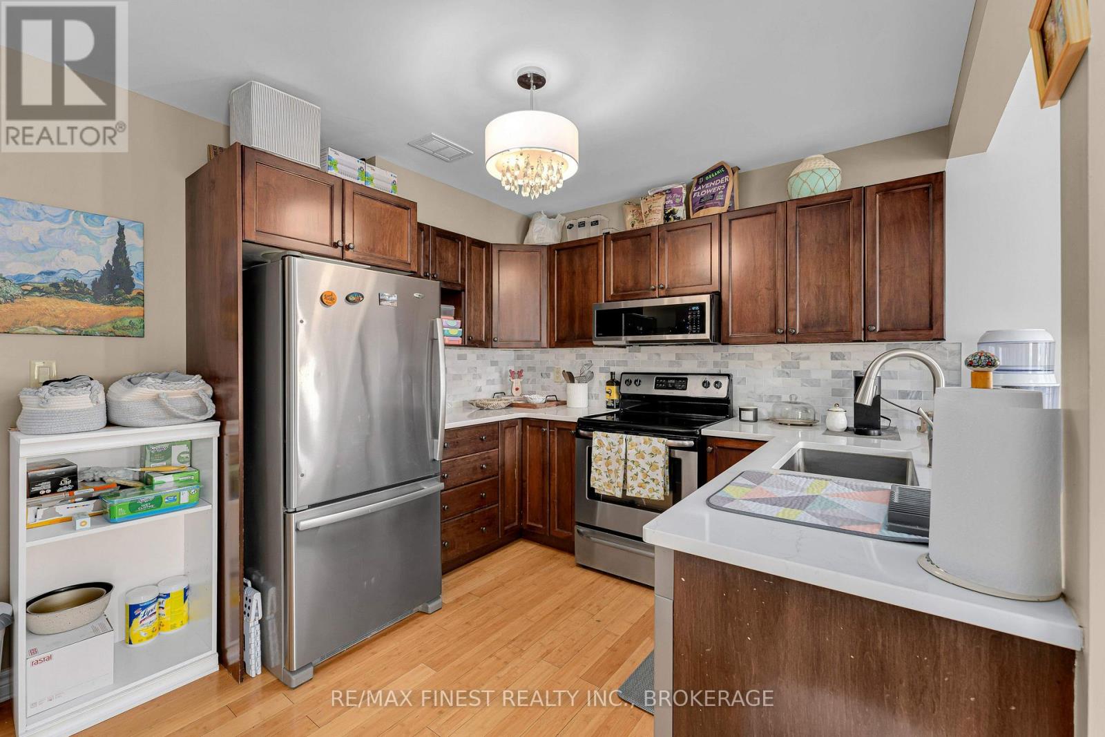 944 Swanfield Street, Kingston, Ontario  K7M 0A5 - Photo 7 - X12604932