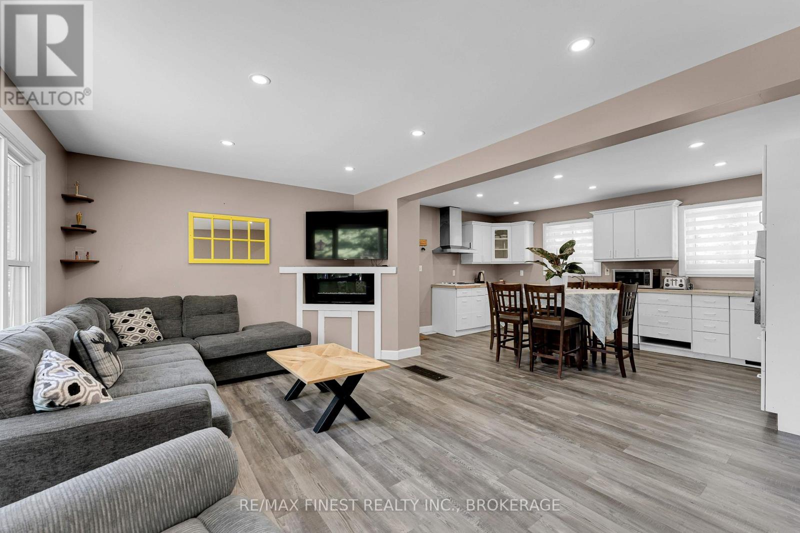 2843 Perth Road, Kingston, Ontario K0H 1S0 - Photo 6 - X12604980