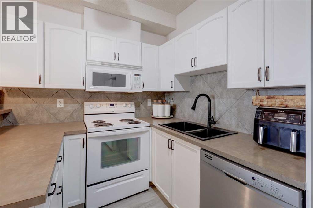 402, 120 Country Village Circle Ne, Calgary, Alberta  T3K 0E4 - Photo 6 - A2273623