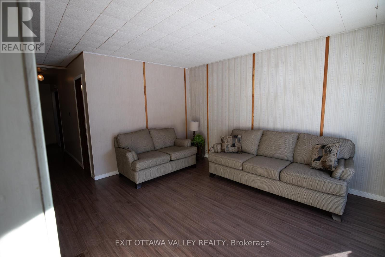 2776 Fourth Chute Road, Bonnechere Valley, Ontario  K0J 1T0 - Photo 10 - X12604984