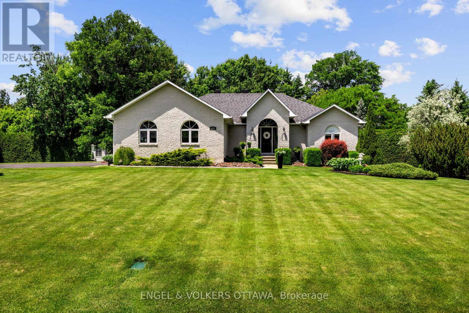 1591 STEPHANIE ANNE DRIVE, Ottawa, Ontario