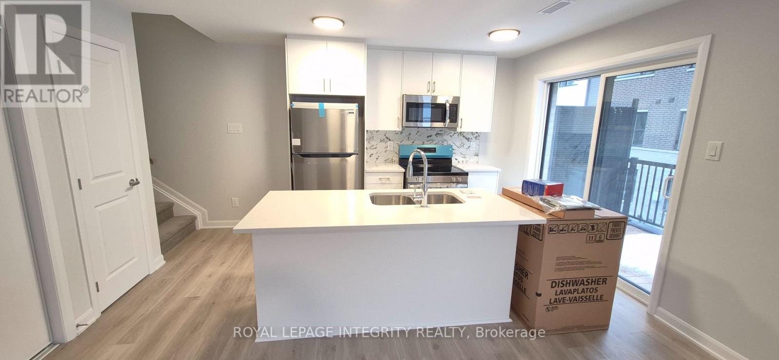 18 - 701 Glenroy Gilbert Drive, Ottawa, Ontario  K2J 7N8 - Photo 5 - X12605028