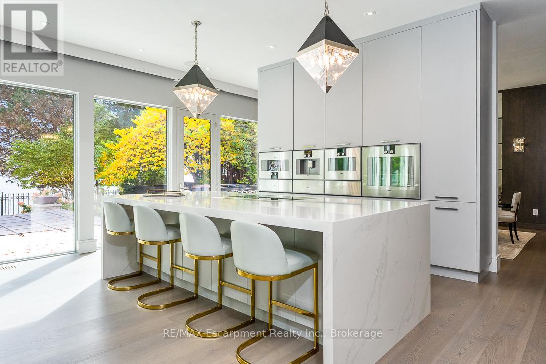 2250 Chancery Lane W, Oakville, Ontario  L6J 6A3 - Photo 11 - W12604934